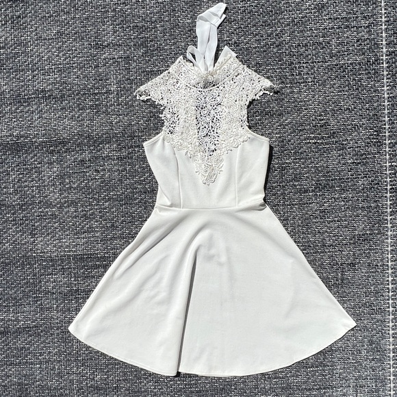 LACE-NECK BRIDAL SHOWER SKATER DRESS - Picture 9 of 10